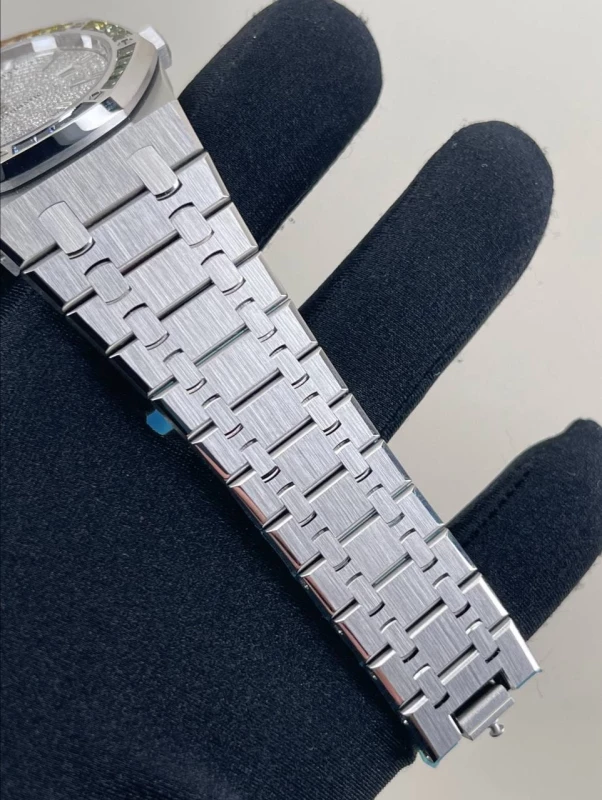 Audemars Piguet SELFWINDING 15413BC.YY.1220BC.01 7
