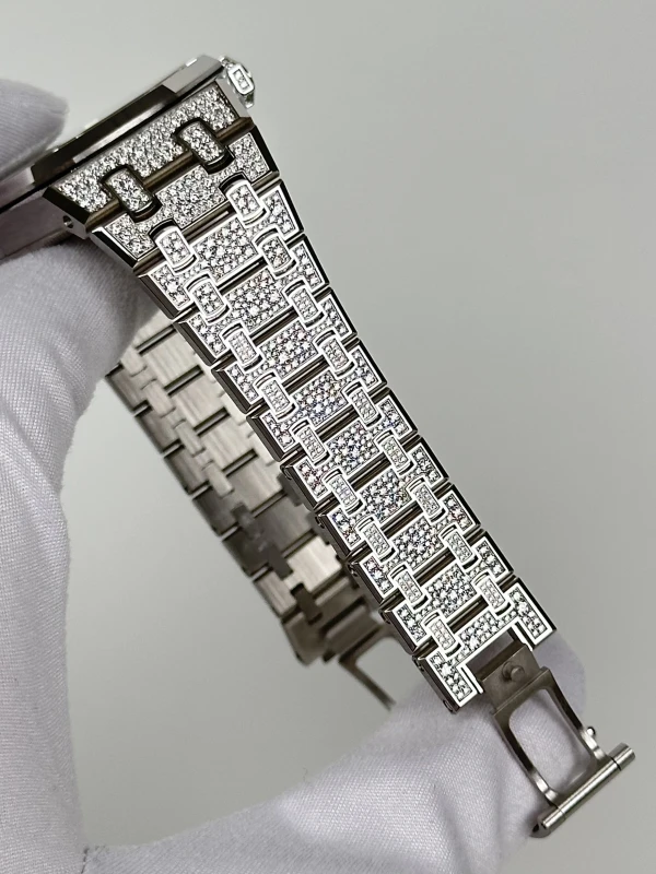 Audemars Piguet 15552BC.ZZ.1358BC.01 7