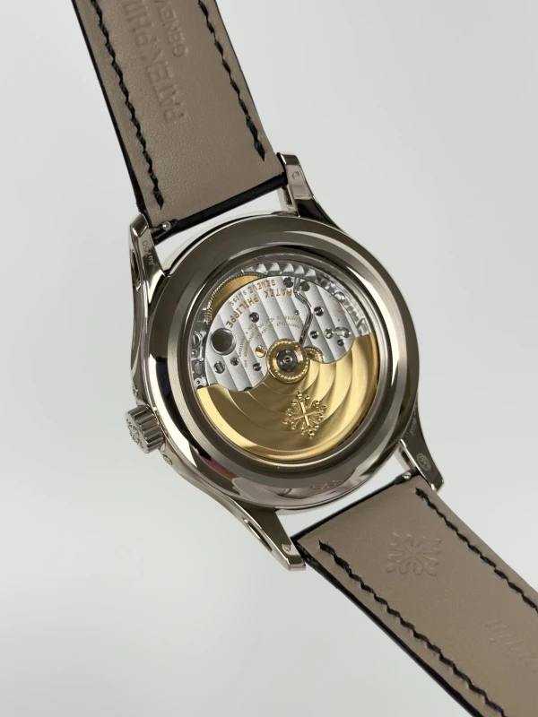 Patek Philippe 5205G-013 7