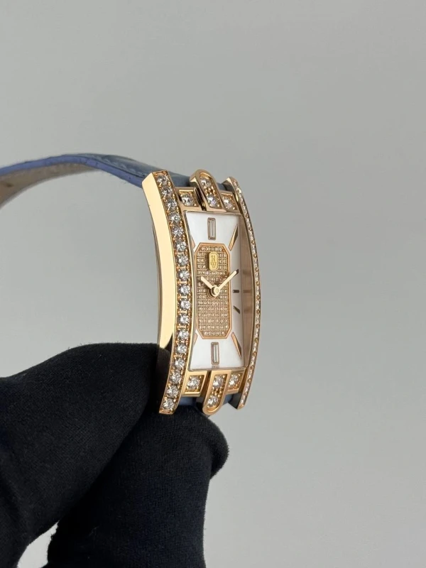 Harry Winston 330/LQRL.MD01/D3.1 5