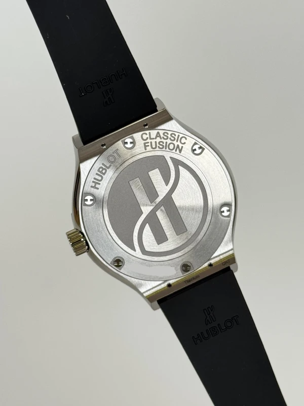 Hublot 33 MM Quartz Titanium 581.NX.1470.RX.1104 9