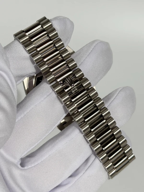 Rolex 40 mm White Gold  228239-0007 3