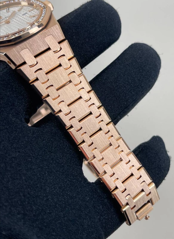 Audemars Piguet Quartz 67651or.zz.1261or.01 6