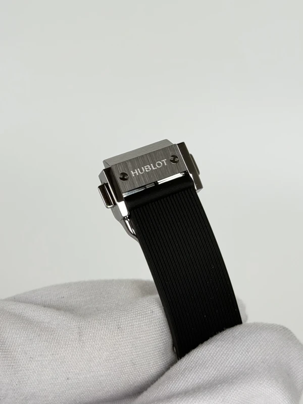 Hublot 591.NX.1470.RX.1204 5