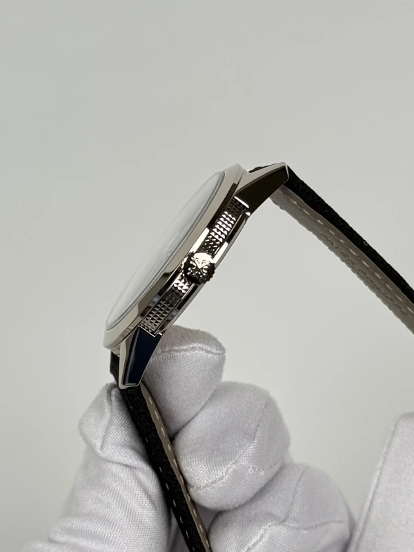 Patek Philippe Calatrava 5226G-001 6