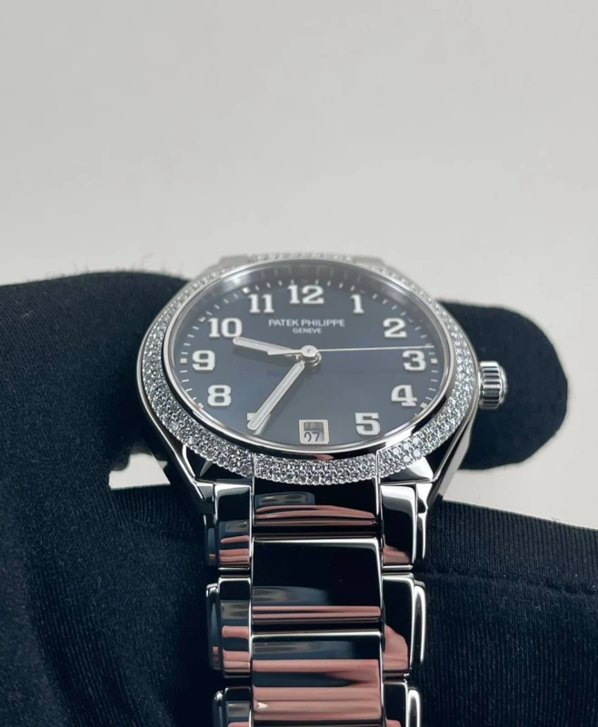 Patek Philippe 7300/1200A-001 4