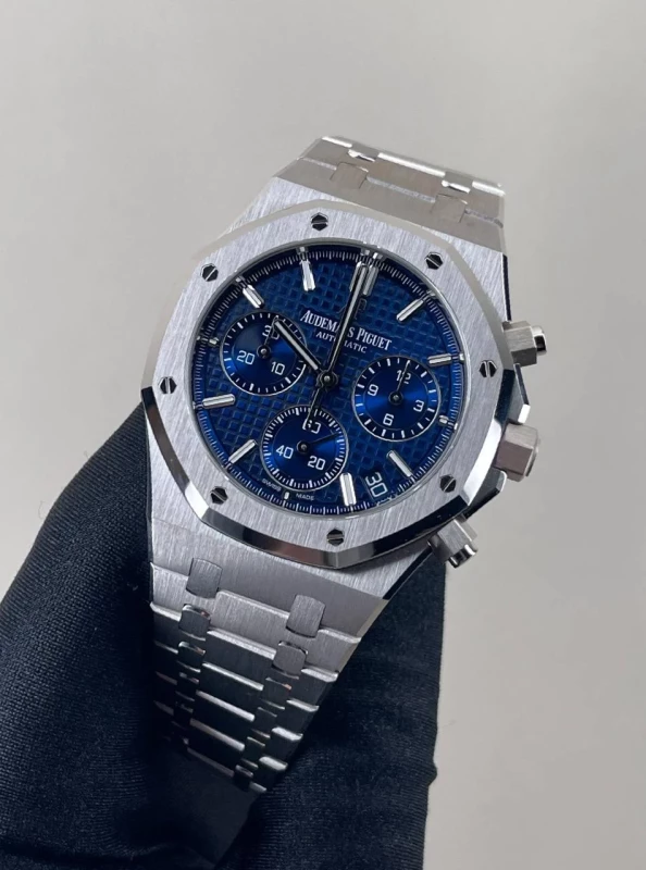 Audemars Piguet SELFWINDING CHRONOGRAPH 26239BC.OO.1220BC.01 2