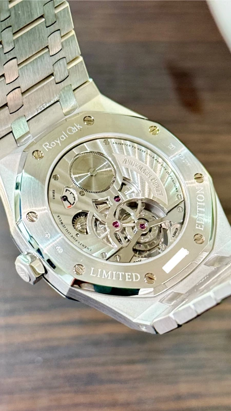 Audemars Piguet 26520BC.GG.1224BC.01 8