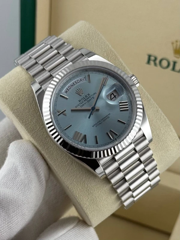 Rolex Day-Date 40 mm Platinum 228236-0012 3