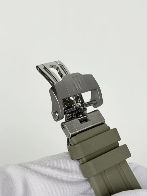 Audemars Piguet Selfwinding Tourbillon Chronograph 26622TI.GG.D002CA.01 6