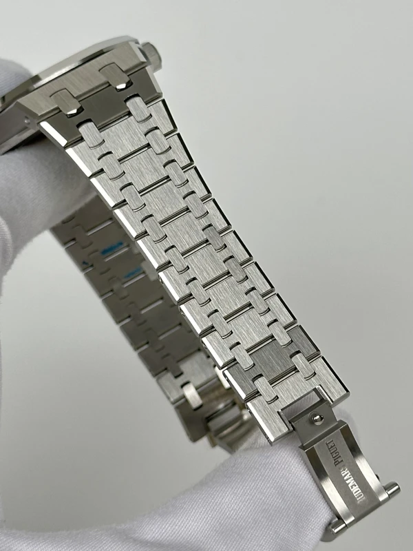 Audemars Piguet Selfwinding 15551ST.ZZ.1356ST.04 6