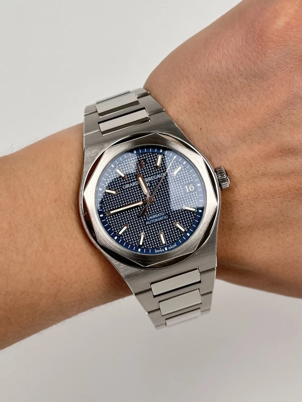 Girard Perregaux 42 mm 81010-11-431-11A 8