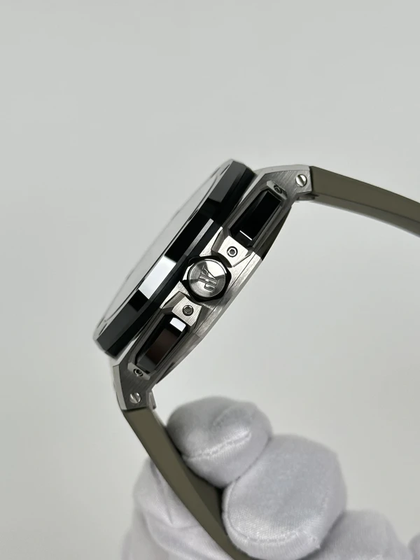Audemars Piguet Offshore Chronograph 43 mm 26420SO.OO.A600CA.01 6