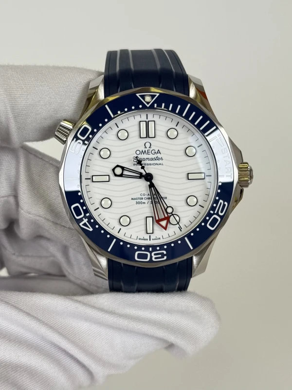 Omega DIVER 300M 210.32.42.20.04.002 2