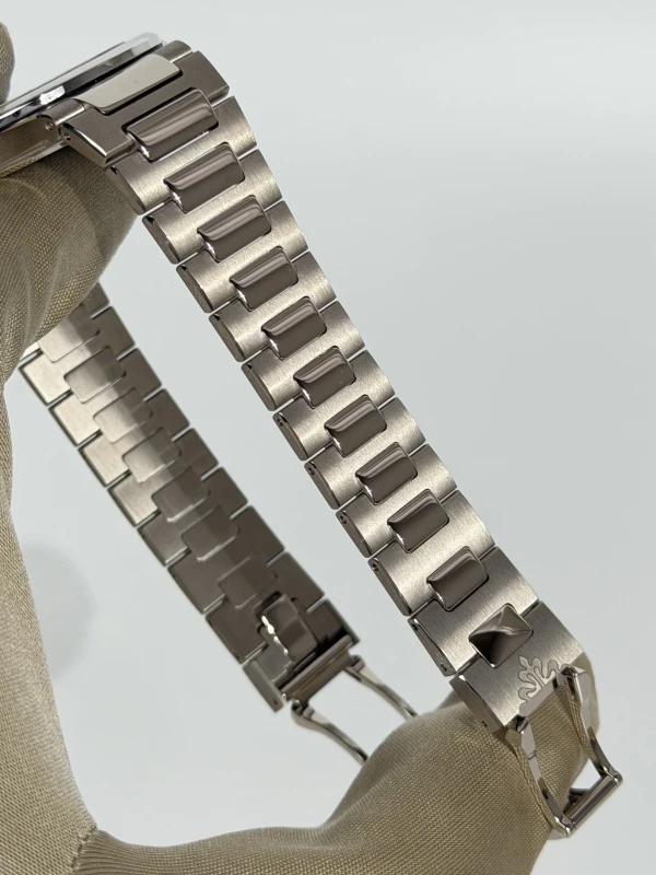 Patek Philippe 7010/1G-013 3