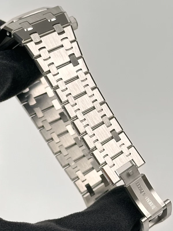 Audemars Piguet Royal Oak Selfwinding "50th Anniversary" 37 mm 15550ST.OO.1356ST.04 7