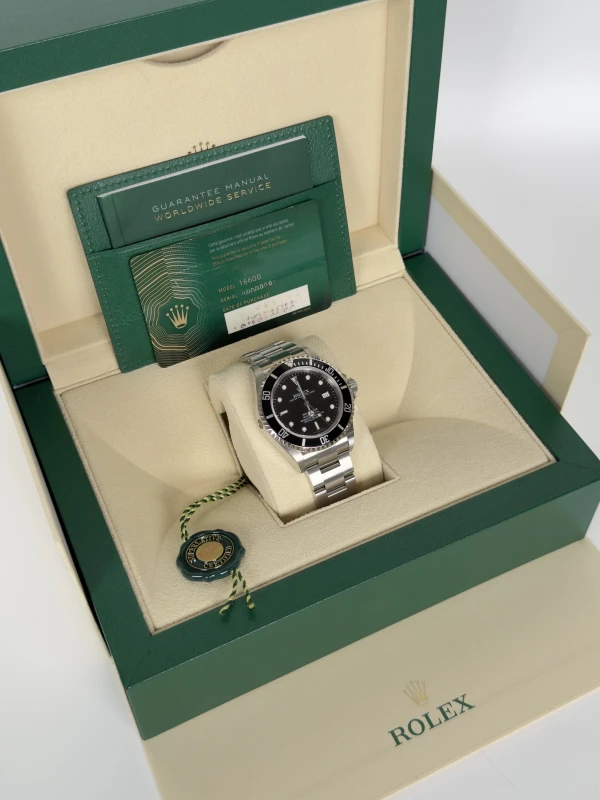 Rolex SEA-DWELLER 4000 116600 5