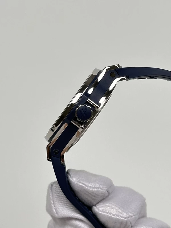 Hublot Bang Steel Blue Diamonds 38mm  361.SX.7170.LR.1204 6