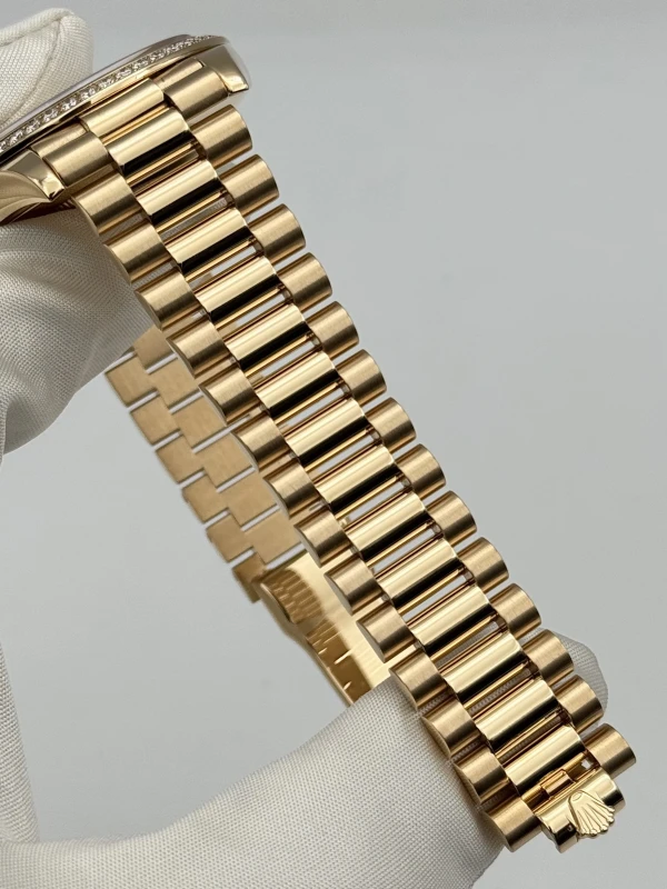 Rolex 40 MM, YELLOW GOLD AND DIAMOND 228348rbr-0002 6
