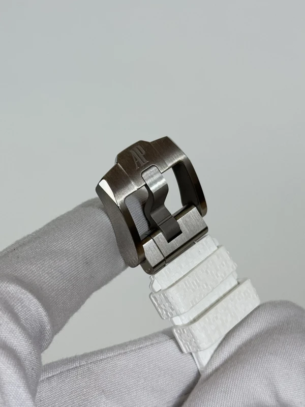 Audemars Piguet ROYAL OAK OFFSHORE 77605CB.OO.A422CR.01 6