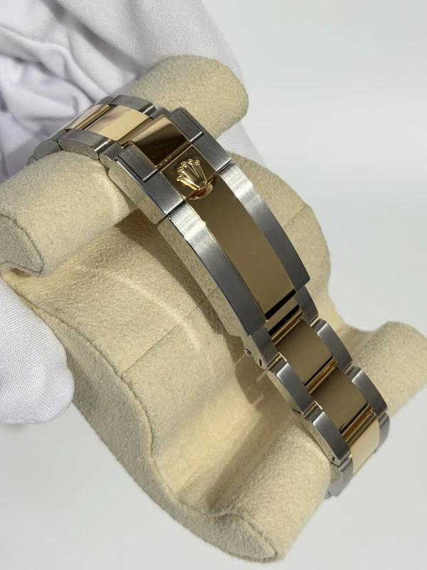Rolex 36 mm Steel and Yellow Gold 124273-0001 4