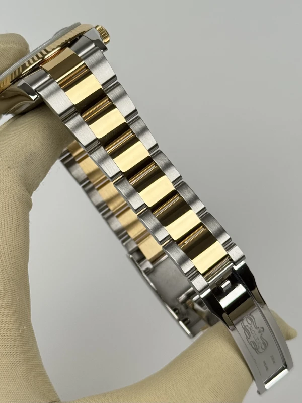 Rolex 36mm Steel and Yellow Gold 126233-0018 6