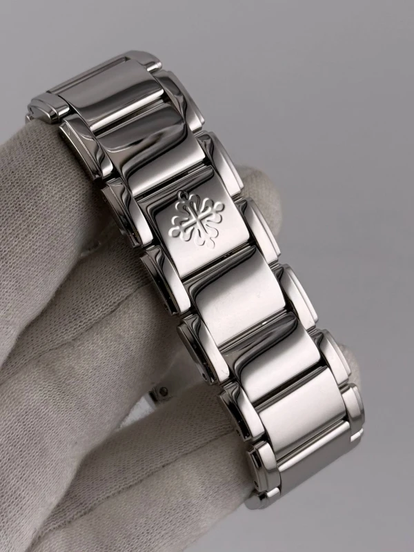 Patek Philippe 30мм 4910/10A-001 4