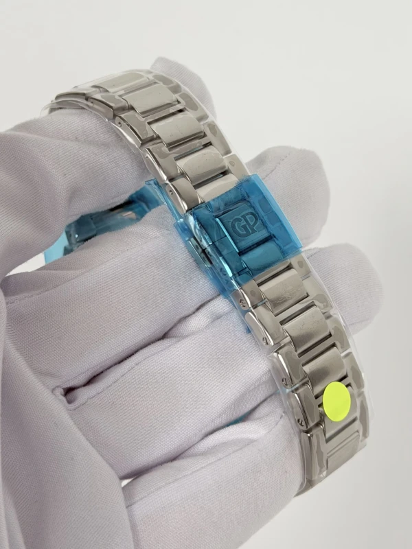 Girard Perregaux Chronograph 81020-11Z631-11A 4