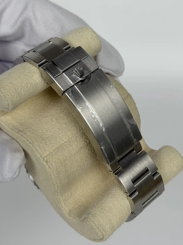 Rolex 4000 126600-0001 4