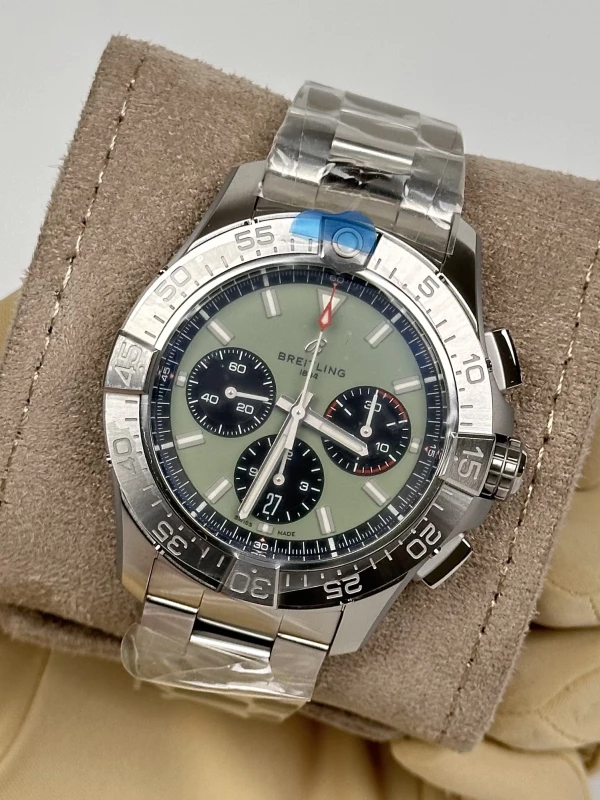 Breitling AVENGER B01 CHRONOGRAPH 44 AB0147101L1A1 4