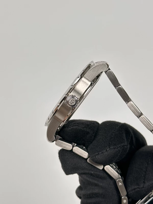 Roger Dubuis 42 Automatic DBEX0385 5