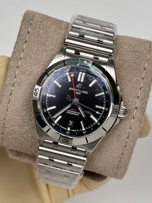 Breitling AUTOMATIC GMT 40 A32398101B1A1 4