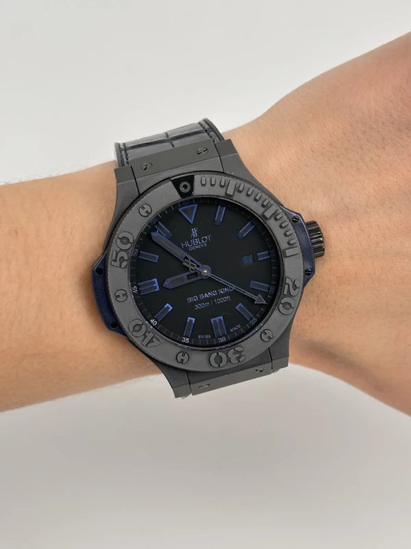 Hublot ALL BLACK BLUE 322.CI.1190.GR.ABB09 8