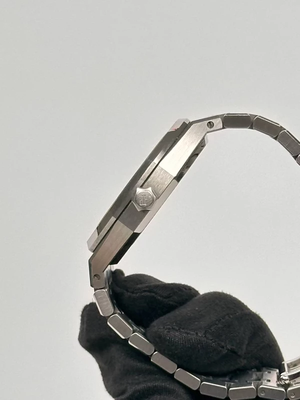 Audemars Piguet Selfwinding 39 mm 15300ST.OO.1220ST.02 5