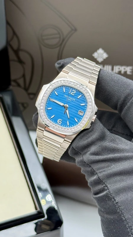 Patek Philippe 7010/1G-013 6