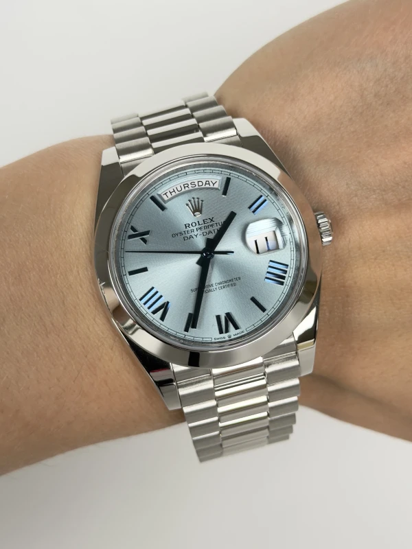 Rolex 40 mm, platinum 228206-0001 5