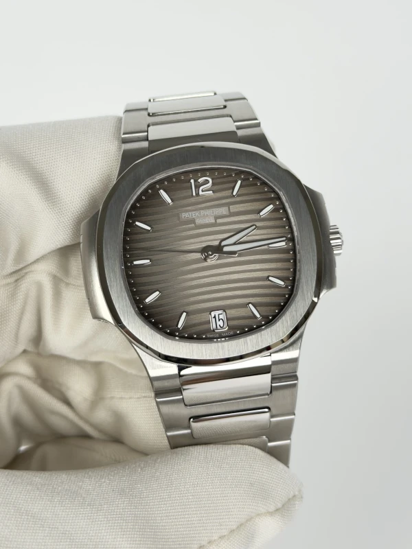 Patek Philippe Lady 7118 7118/1A-011 3