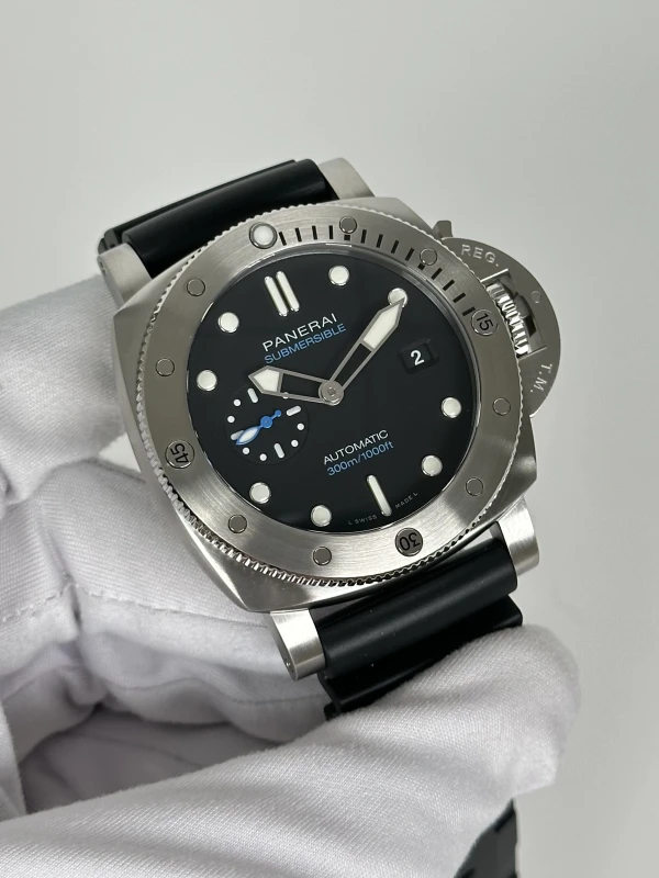 Panerai Submersible QuarantaQuattro PAM01596 3