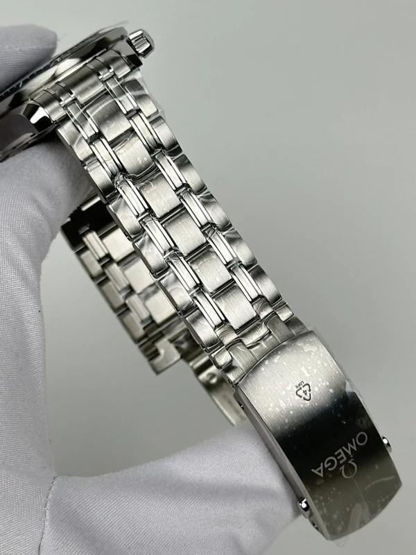 Omega Diver 300M Omega Co‑Axial Master Chronometer 42 mm 210.30.42.20.01.001 5