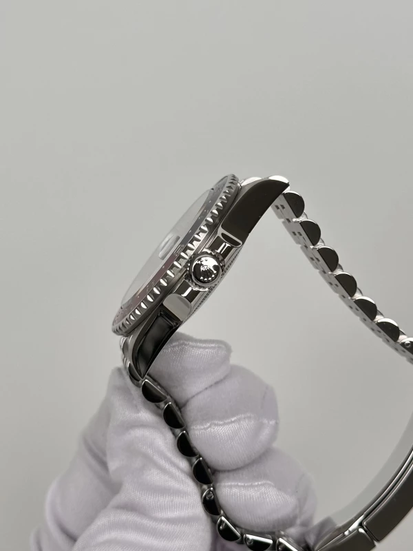 Rolex 40mm Steel 126710BLRO-0001 4