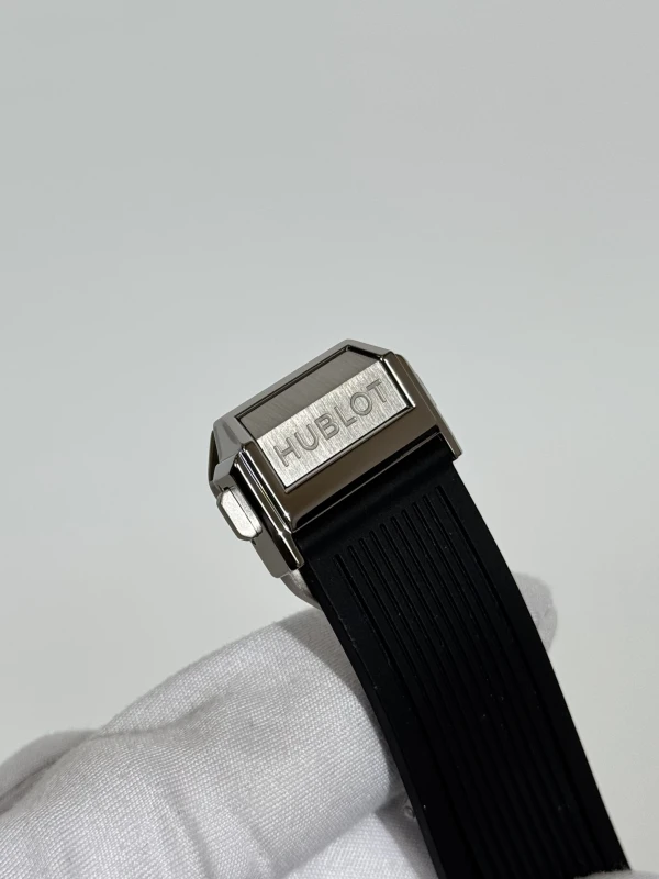 Hublot TITANIUM DIAMONDS 662.NX.1170.RX.1204 6