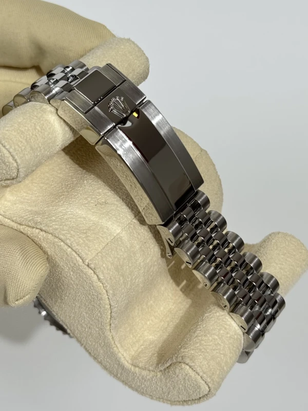 Rolex 126710GRNR-0003 4