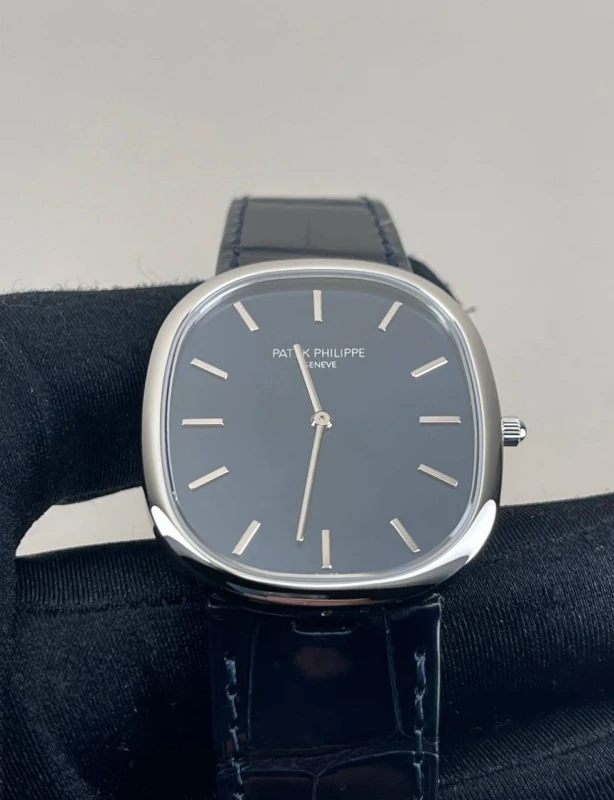 Patek Philippe 5738P-001 4