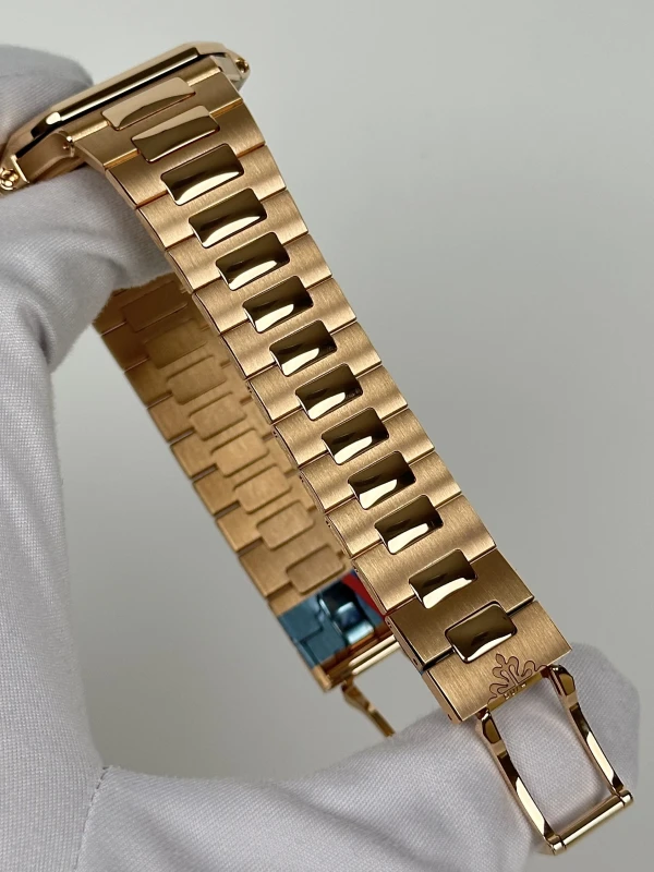 Patek Philippe 7128/1R-001 6