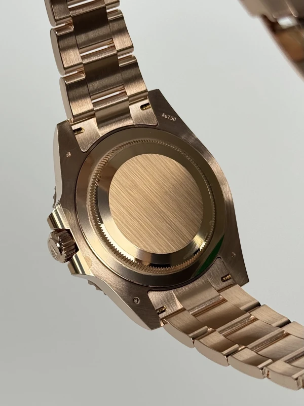 Rolex 40 mm, Everose gold 126715CHNR-0001 8