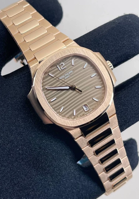 Patek Philippe Lady 7118 7118/1R-010 3