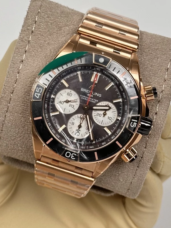 Breitling SUPER B01 44 RB0136E31Q1R1 4