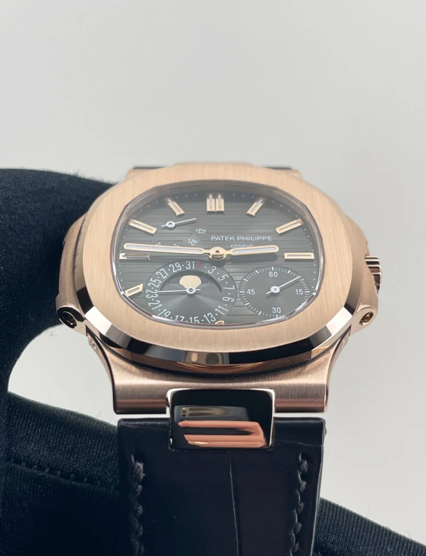 Patek Philippe 5712R-001 4