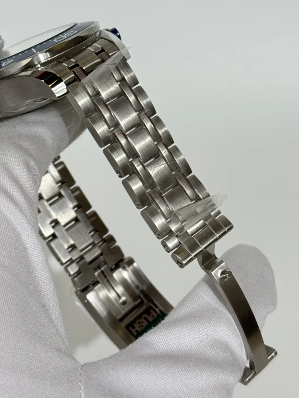 Omega Diver 300M Co-Axial Master Chronometer Chronograph 210.30.44.51.06.001 4