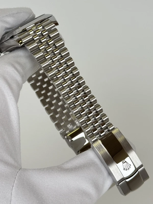 Rolex Datejust 41mm Steel 126300-0020 3